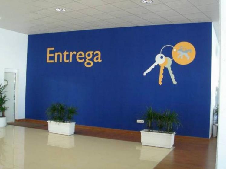 R&oacute;tulo Cartel Corp&oacute;reo en PVC Peugeot Motrisa Alcal&aacute; de Guadaira Sevilla