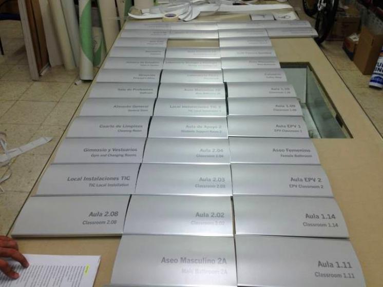 R&oacute;tulo Cartel Costrucciones Ortiz Colegio Sevilla 