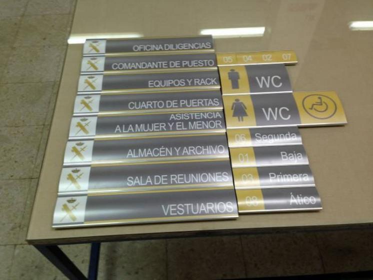 R&oacute;tulo Cartel Cuartel de la Guardia Civil de Castiblanco de los Arroyos Sevilla 