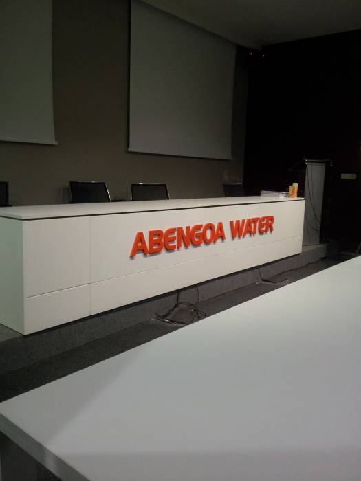 R&oacute;tulo cartel letras corp&oacute;reas. Abengoa Water, Instalaciones I+D+I de Fuente del Rey Dos Hermanas Sevilla