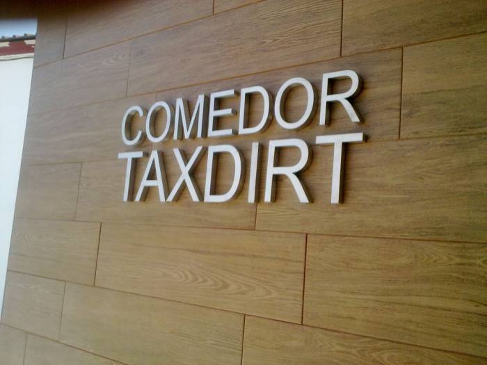 R&oacute;tulo cartel letras corp&oacute;reas. Base El Copero Sevilla, Taxdirt. Acero inoxidable cajeado