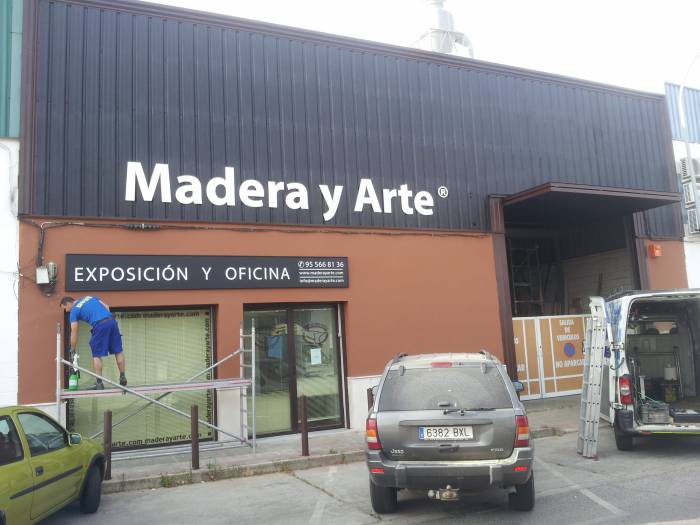 R&oacute;tulo cartel letras corp&oacute;reas. Madera y Arte Dos Hermanas Sevilla