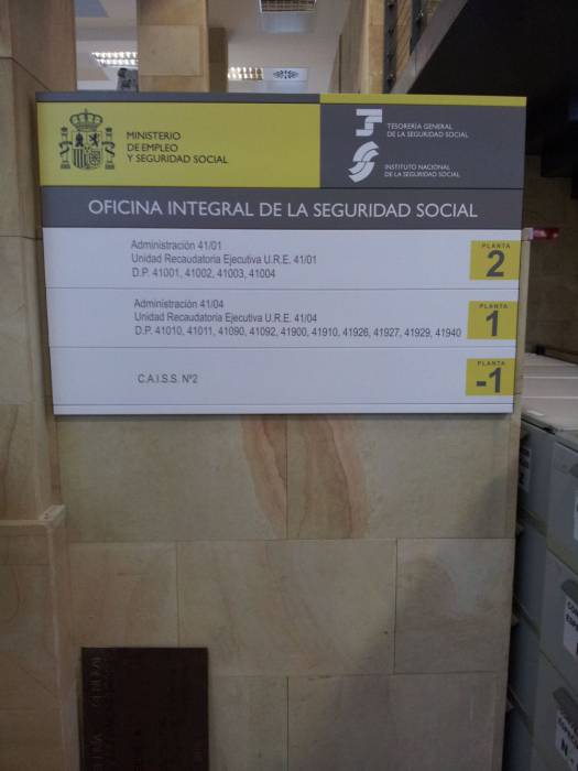 R&oacute;tulo Cartel Oficinas de la Seguridad Social de la C/ Niebla en Sevilla. Trabajos realizados para Silva y Vilches.