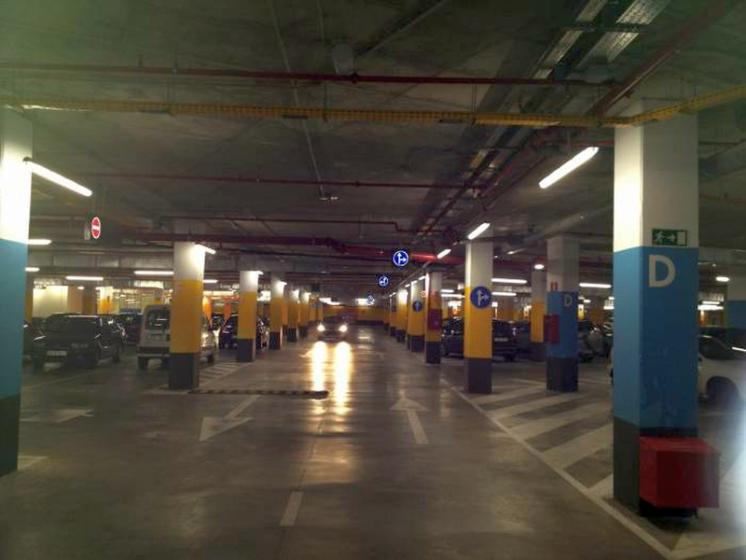 Rótulo cartel Parking Centro Comercial El Faro Badajoz. Trabajos realizados para Acciona Facility Services.