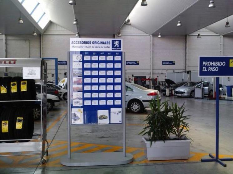 R&oacute;tulo Cartel Talleres Peugeot Motrisa Dos Hermanas Sevilla