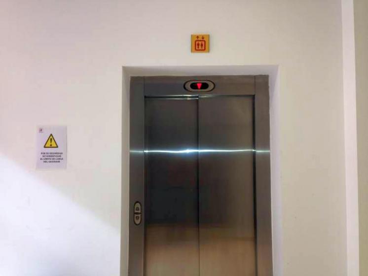 R&oacute;tulo cartel Universidad de Sevilla EdificioCelestino Mutis IMUS