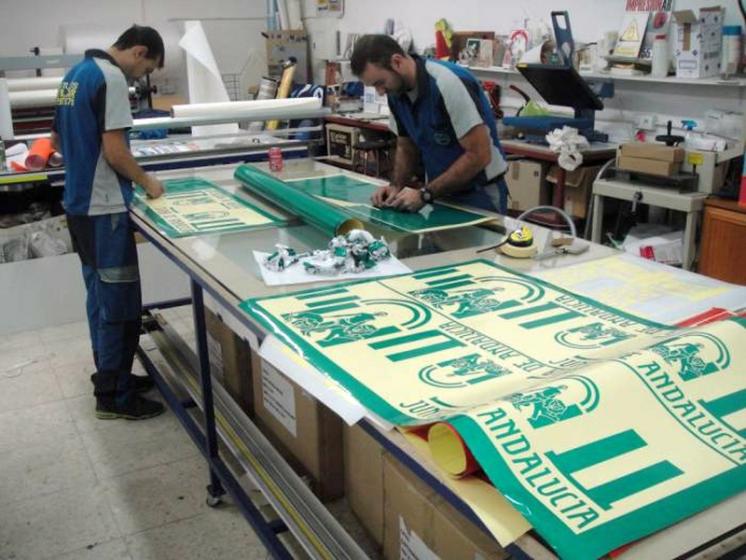 R&oacute;tulo Cartel Vinilos reflectantes para veh&iacute;culos homologados