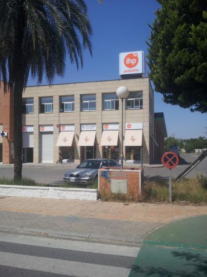 R&oacute;tulo Cubo luminoso Instituto Hispalense de Pediatr&iacute;a, Bellavista Sevilla