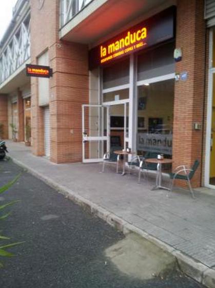 R&oacute;tulo luminoso corp&oacute;reo. Restaurante La Manduca, Expo Local Sevilla