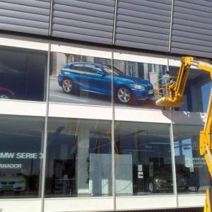 Rotulación de vinilos en impresión digital laminado. San Pablo Motor BMW Sevilla