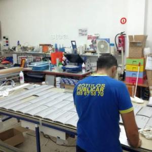 Rótulo cartel Costrucciones Ortiz Colegio Sevilla