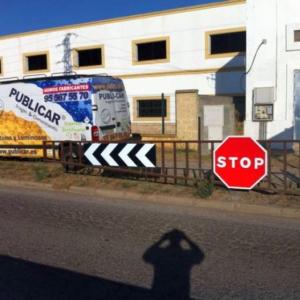 Rótulo cartel Seguridad Vial, Polígono de La Isla Dos Hermanas Sevilla. 