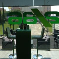 2/86 Bar de copas en Montequinto. Trabajos realizados GESTIÓN TÉCNICA Y DECORACIÓN SLU. Rotulación de vinilos