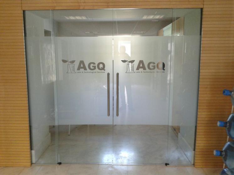 AGQ Sevilla. Rotulación de vinilos al ácido