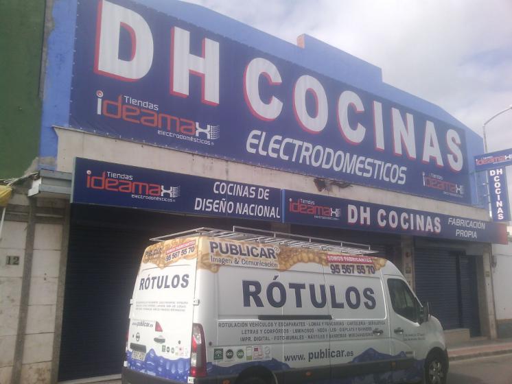 DH Cocinas, Dos Hermanas Sevilla. Cartel lona publicitaria de Gran formato de 15x3 mts