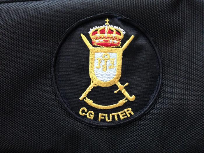 Cuartel General de la Fuerza Terrestre Sevilla ( Futer ). Malet&iacute;n con escudo bordado