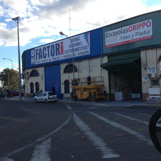 DH Factori, Dos Hermanas Sevilla. Cartel lona publicitaria de Gran formato de 15x3 mts