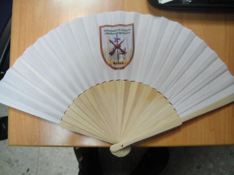 Hermandad de Antiguos Caballeros de la Legi&oacute;n. Abanico serigrafiados