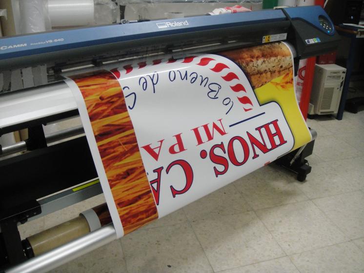 Impresión digital y laminación fundido para la flota de Panificadora Calvo Sevilla. Trabajos realizados para Gráficas Ramos.