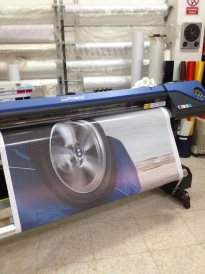 Impresión digital sobre vinilo. San Pablo Motor BMW Sevilla