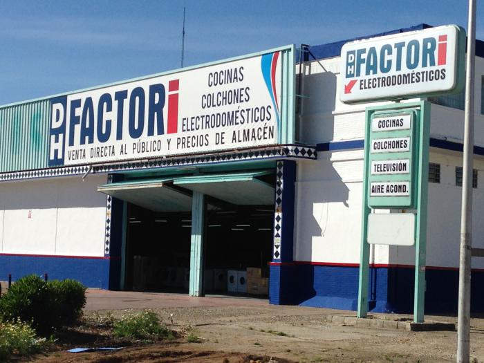 Lona de gran formato en impresi&oacute;n digital. DH Factori Store Sevilla