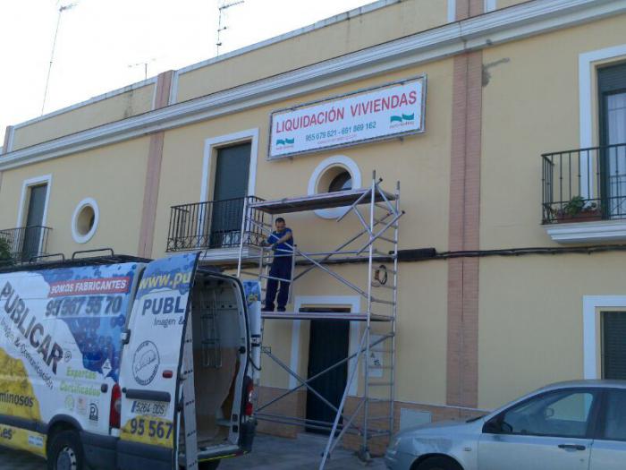 Lona en impresi&oacute;n digital con marco. Promoci&oacute;n de viviendas Ren-renting, Dos Hermanas Sevilla