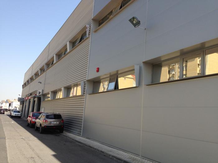 Nissan Vanauto Sueminencia Sevilla. L&aacute;minas solares con reducci&oacute;n del 79% de calor