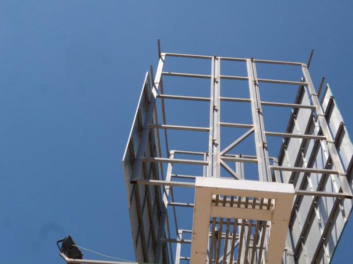 Reparaci&oacute;n completa de monoposte en Fi&ntilde;ana Almer&iacute;a.
