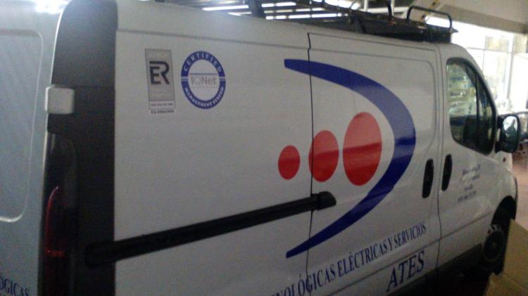 Rotulación de furgoneta en vinilo de corte. Ates, Actividades Tecnológicas Eléctricas y Servicios. Dos Hermanas Sevilla