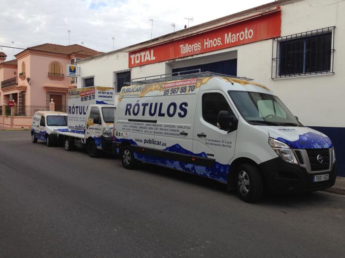 Rotulación de furgoneta en vinilo de corte e impresión digital fundido. Sevilla