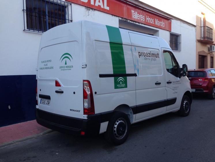 Rotulación de furgoneta en vinilo de corte e impresión digital. Proazimut Sevilla. Idema Grupo