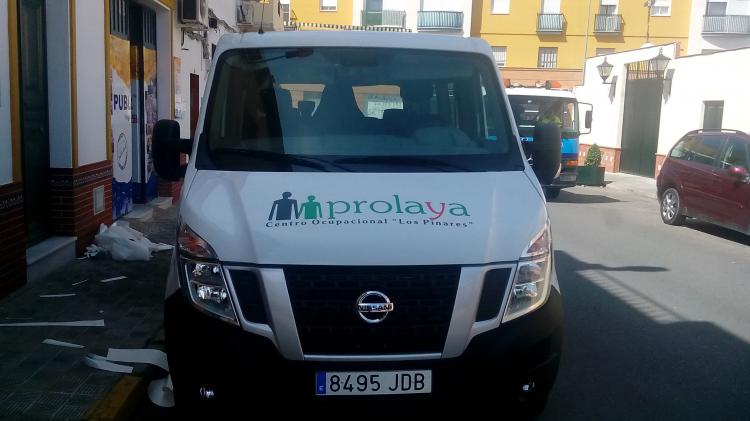 Rotulación de furgoneta en vinilo de corte e impresión digital. Prolaya, Fundación Romanillos Sevilla