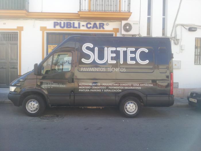 Rotulación de furgoneta en vinilo de corte e impresión digital. Suetec Dos Hermanas Sevilla