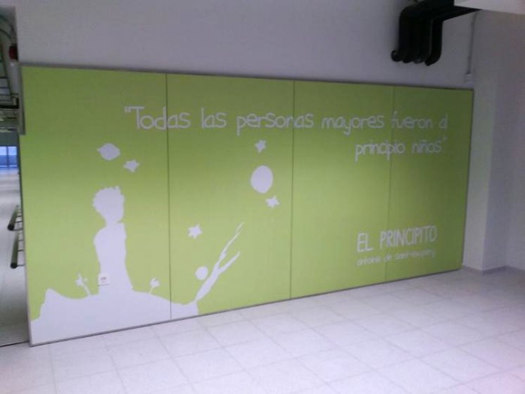 Rotulación de vinilos en Colegio en Alcalá de Guadaira Sevilla. Trabajos para Ferrovial-Agroman