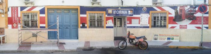 Rotulaci&oacute;n de vinilos especiales de pared. Iforma La Algaba, Sevilla ( Foto panor&aacute;mica )