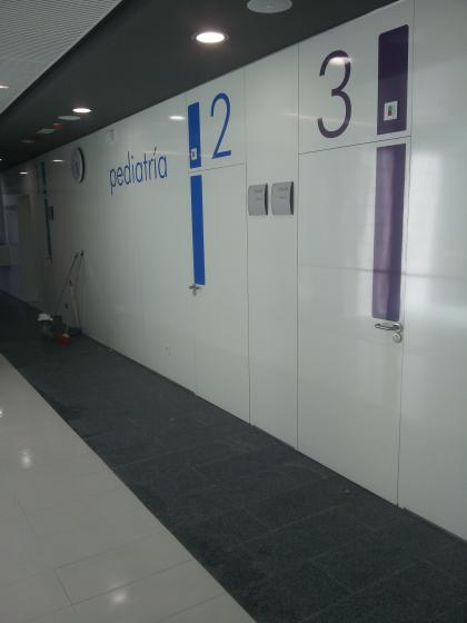 R&oacute;tulo Cartel Ambulatorio de Torreblanca Sevilla, Junta de Andaluc&iacute;a.