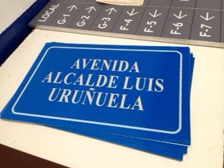 R&oacute;tulo Cartel Callejero de Sevilla, placas reflectantes, se&ntilde;alizaci&oacute;n urbana