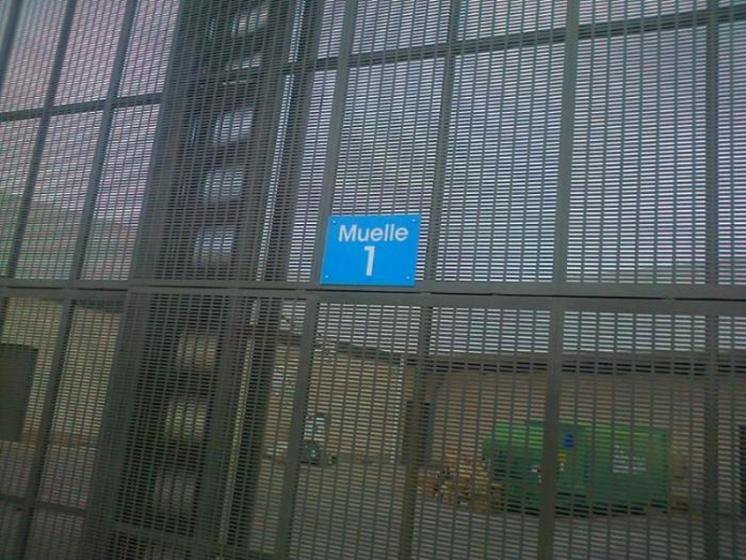 R&oacute;tulo cartel Centro Comercial El Faro Badajoz