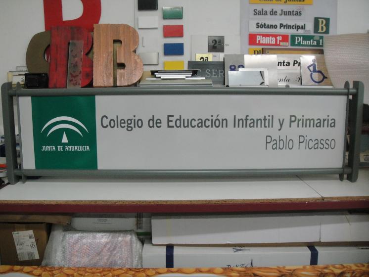 R&oacute;tulo Cartel Colegio de Educaci&oacute;n infantil Primaria, Pablo Picasso Mal&aacute;ga. Junta de Andaluc&iacute;a