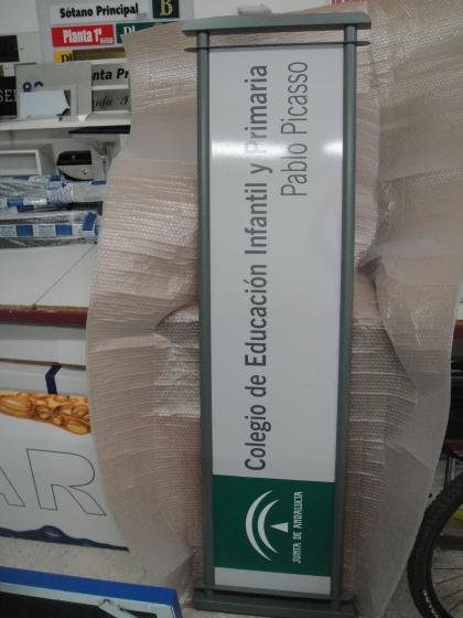 R&oacute;tulo Cartel Colegio de Educaci&oacute;n infantil Primaria, Pablo Picasso Mal&aacute;ga. Junta de Andaluc&iacute;a
