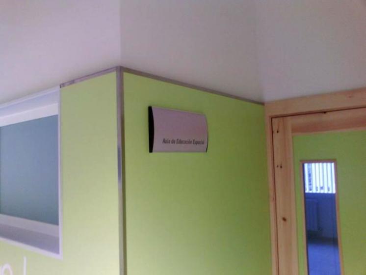 R&oacute;tulo Cartel Decoraci&oacute;n de Colegio en Alcal&aacute; de Guadaira Sevilla. Trabajos para Ferrovial-Agroman