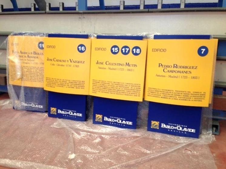 Rótulo cartel Directorios interiores Universidad pablo de Olavide Sevilla 