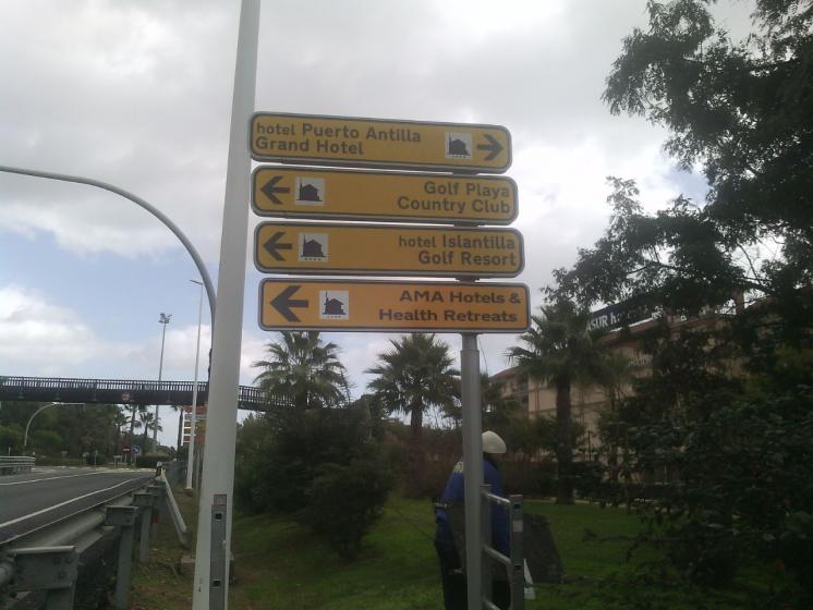 R&oacute;tulo cartel Hotel AMA Hotel & Health Retreats Islantilla Huelva