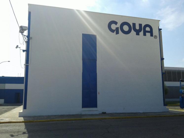R&oacute;tulo cartel letras corp&oacute;reas. F&aacute;brica de Goya en Sevilla, PVC de 19 mm lacado
