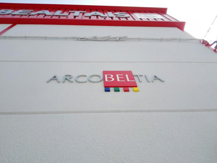 R&oacute;tulo cartel letras corp&oacute;reas. Grupo Bealtais Marchena Sevilla