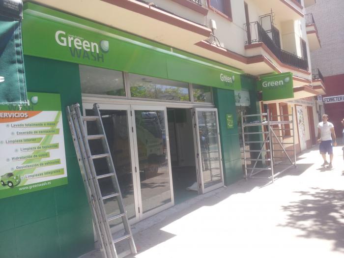 R&oacute;tulo cartel luminoso Luminaria. Green Wash Sevilla