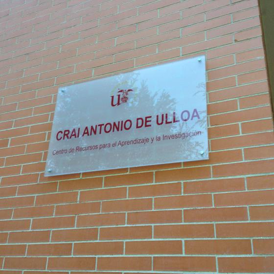 R&oacute;tulo Cartel Universidad de Sevilla, Edificio para el aprendizaje y la innovaci&oacute;n Antonio de Ulloa