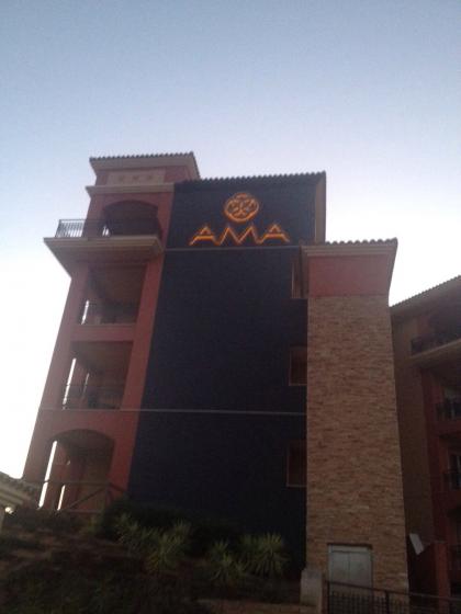 R&oacute;tulo luminoso cartel letras corp&oacute;reas. Hotel AMA Hotel & Health Retreats Islantilla Huelva