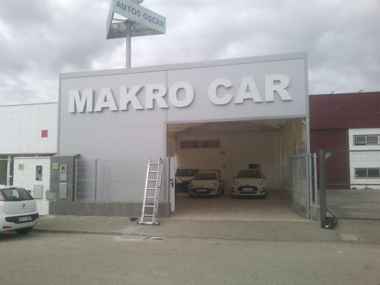 R&oacute;tulo luminoso cartel letras corp&oacute;reas. Makro Car, Aznalc&aacute;zar, Sevilla