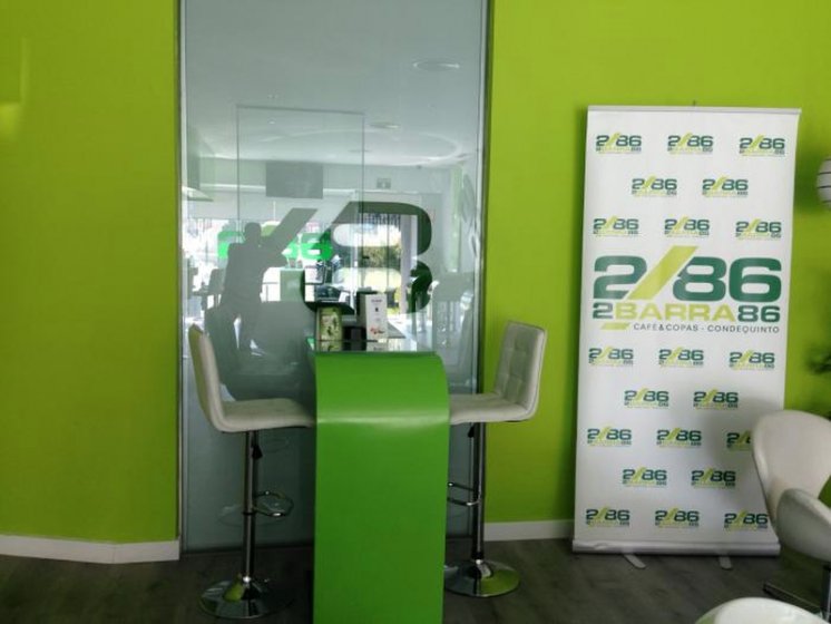 Rótulo en pvc 2/86 Bar de copas en Montequinto. Trabajos realizados GESTIÓN TÉCNICA Y DECORACIÓN SLU 